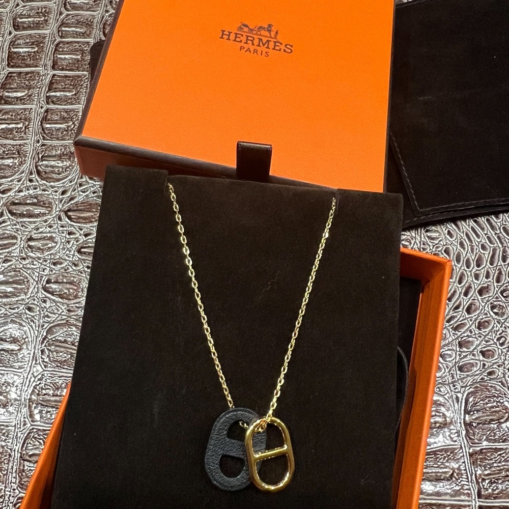 NWT Hermes O’Maillon Pendant